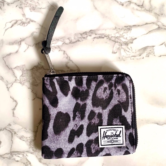 HERSHEL Johnny Wallet Rare Leopard Print NWT - Picture 10 of 13